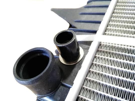 High Quality Competitive Price Truck Radiator for Iveco Euromover 92~95 OEM: 99463232, 61974