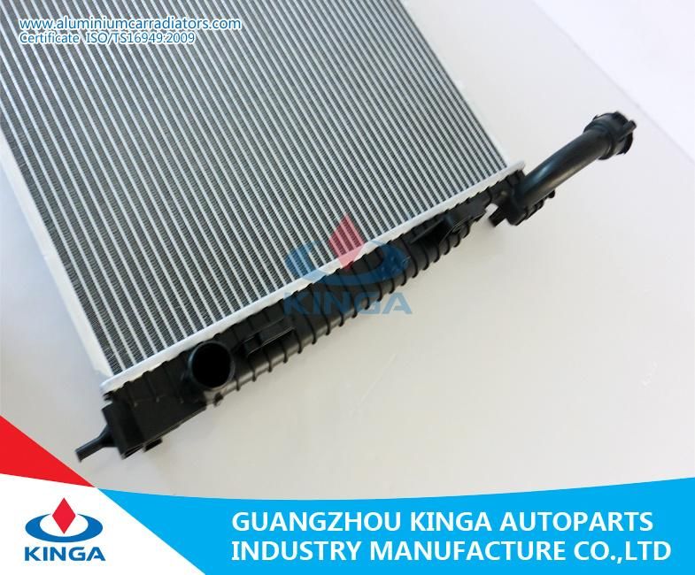 Auto Spare Parts Car Radiator for Gmc Jeep Grand Cherokee 11-12 Mt