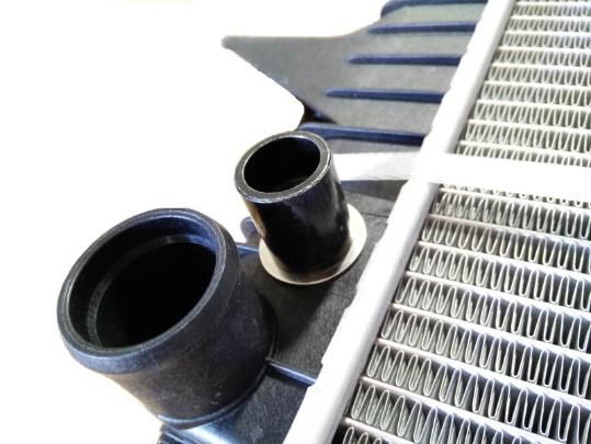 High Quality Competitive Price Truck Radiator for Iveco Eurocargo E15/E18/E21 91~ OEM: 100304810, 62345A