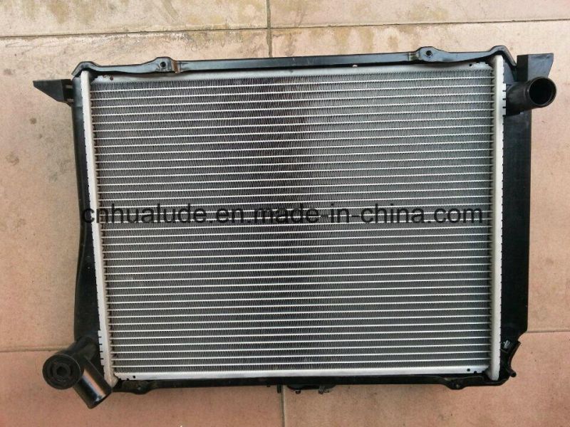 Goog Quality Aluminum Brazed Car Radiator for Toyota Hiace