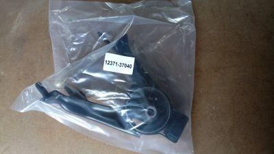 Good Quality Auto Parts Engine Mount for Car 12371-37040