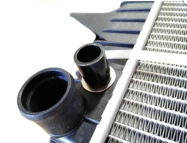 High Quality Competitive Price Auto Radiator for Ford F-250 Super Duty Lariat V8 6.7L Diesel 11-16, Dpi 13339