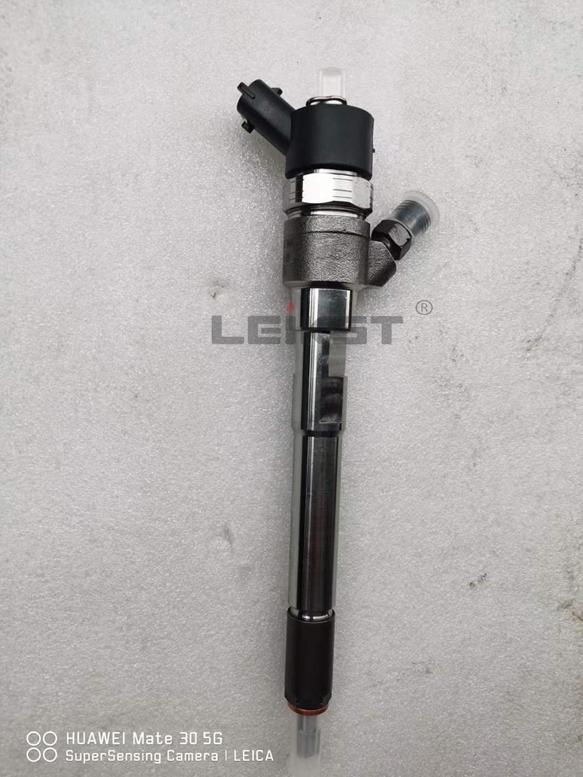 0445110101 Common Rail Fuel Injector for 6CT Isde Isbe Engine 0445110269 3928228