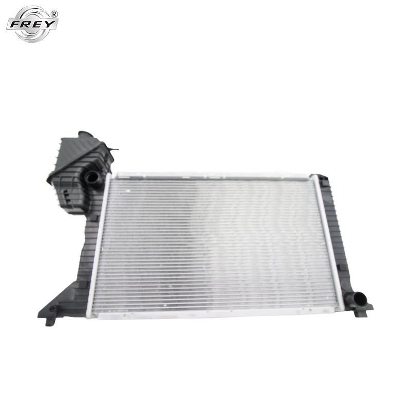Frey Auto Parts Cooling System Car Radiator for Mercedes Benz Sprinter 901 902 903 904 OEM 9015003300