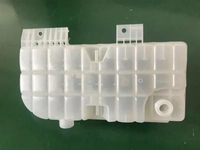 Competitive Price HD Truck Expansion Tank for Volvo Vn, Vnl Plastic Aluminum Radiator