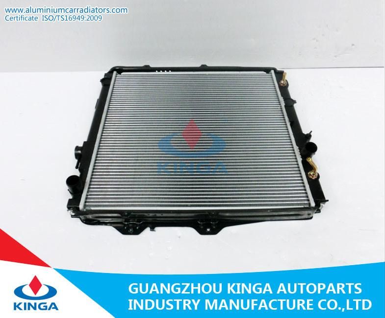Auto Engine Cooling Radiator for Toyota Kilux Kzn165r 99 at