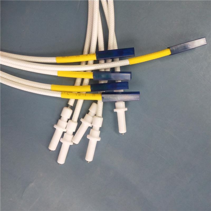 Car Enginee Wear Resistant Puncturing Ceramic Sparking Plug