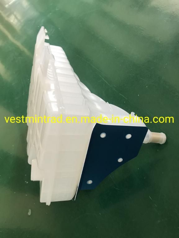 High Quality Competitive Price HD Truck Expansion Tank for Volvo Vn, Vnl Plastic Aluminum Radiator