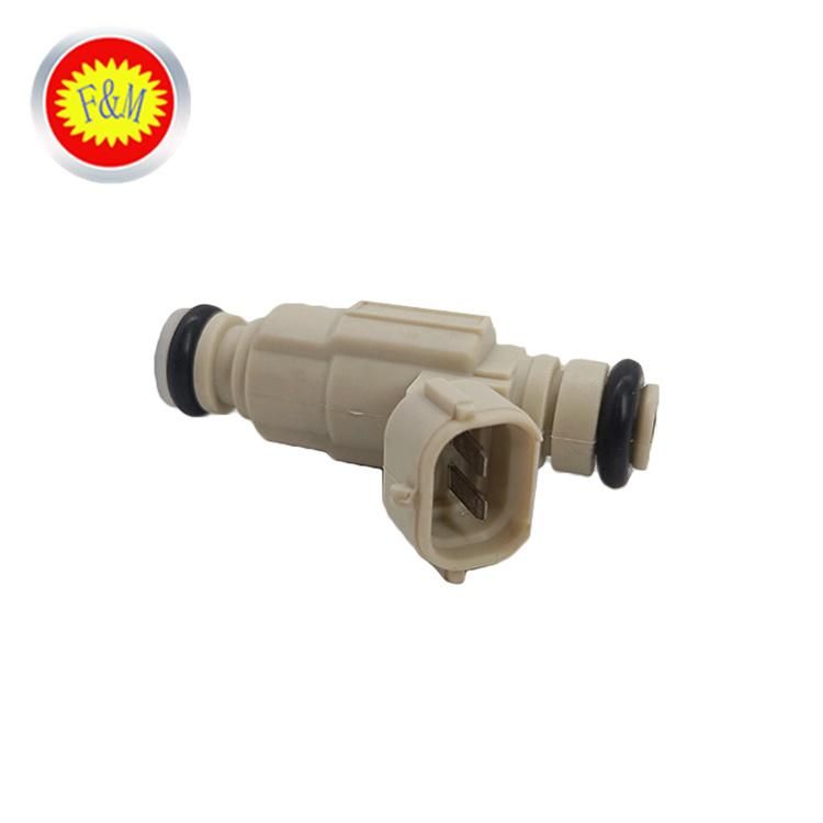 Auto Spare Parts 35310-04000 Fuel Injector for Toyota