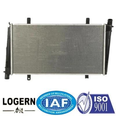 Car Radiator for Volvo S40/V40 1.9 L4&prime;95-00 Mt Dpi: 2400