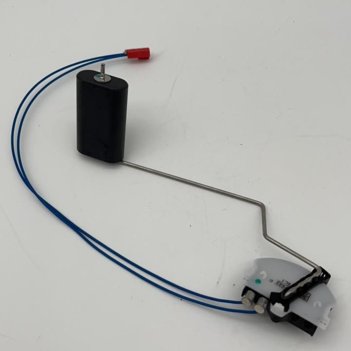 Auto Parts Oil Level Sensor for BMW OEM 16117212632 F15 E70 E71 X5 X6