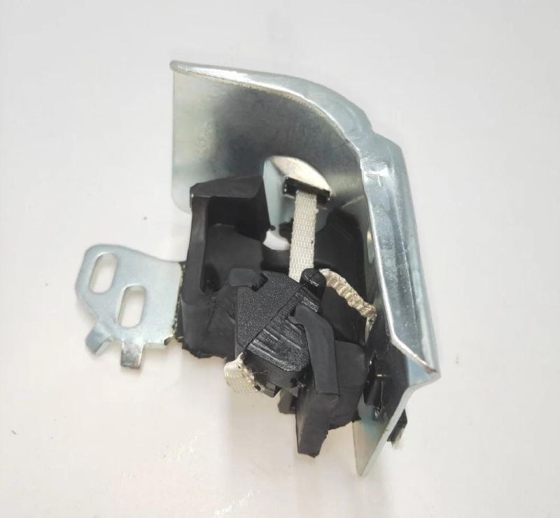 Auto Parts Engine Mount 8200035447 Car Exhaust Rubber Mounting Bracket