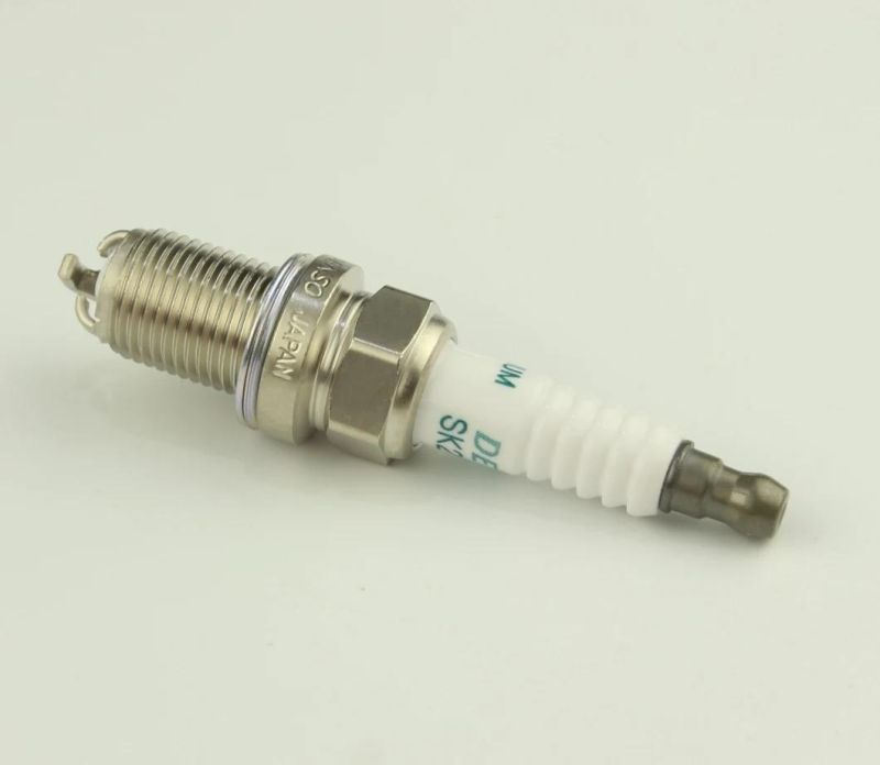 Auto Parts Motor Parts Car Spark Plug (BKR6EGP 7092 90919-01247)