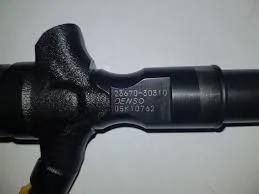 23670-30410 295050-0470 Denso Common Rail Injector for Toyota Hilux 1kd