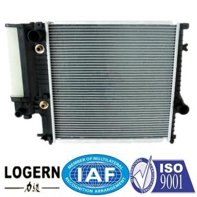 Engine Parts Aluminum Radiator for BMW 95- E39 at/PA32
