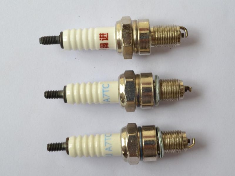 Factory Price Motor Parts Motorcycle Spark Plug (C7HSA)